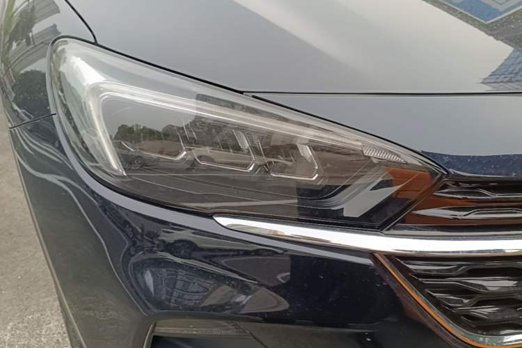 Used Buick Encore GX 2020 20T CVT Two-Wheel Drive Luxury Version Right Front Headlight