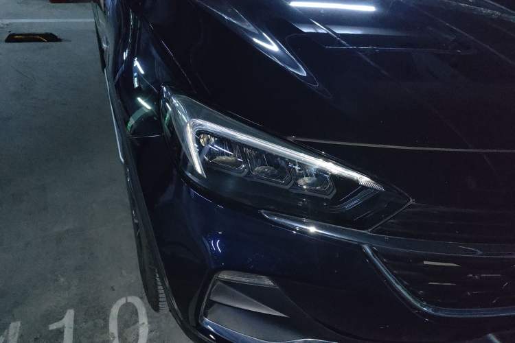 Used Buick Encore GX 2020 20T CVT Two-Wheel Drive Luxury Version Right Front Headlight