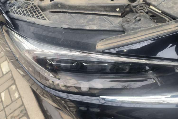 Used Buick Encore GX 2020 20T CVT Two-Wheel Drive Luxury Version Right Front Headlight