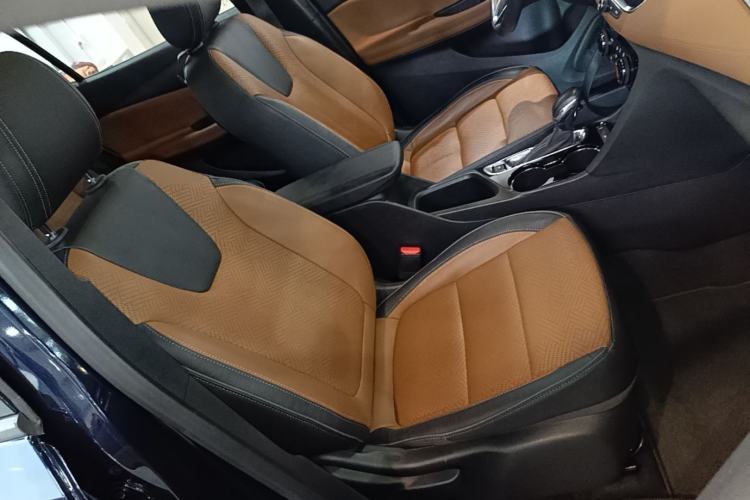 Used Buick Encore GX 2020 20T CVT Two-Wheel Drive Flagship Version Right Front Seat