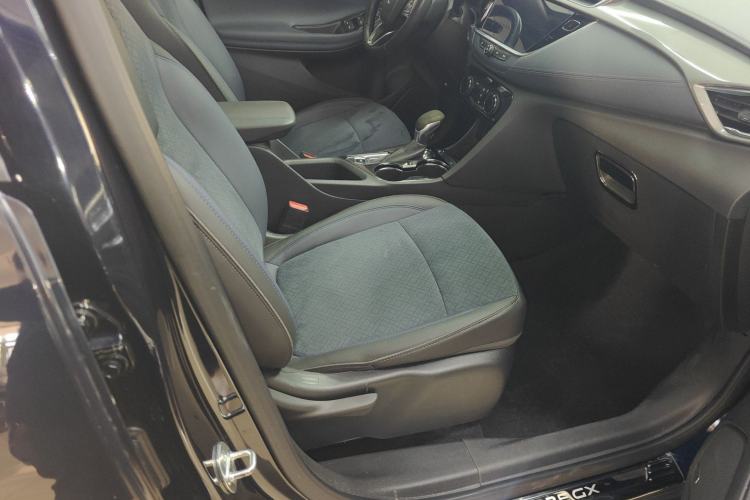 Used Buick Encore GX 2020 20T CVT Two-Wheel Drive Luxury Version Right Front Seat