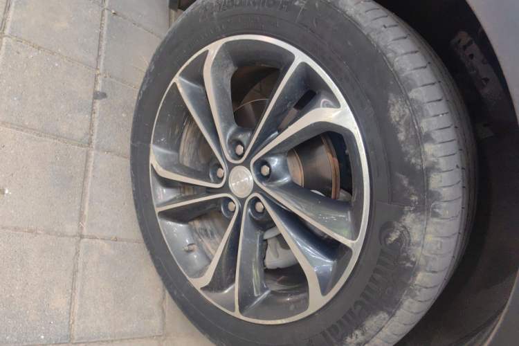 Used Buick Encore GX 2020 20T CVT Two-Wheel Drive Flagship Version Right Front Wheel Hub