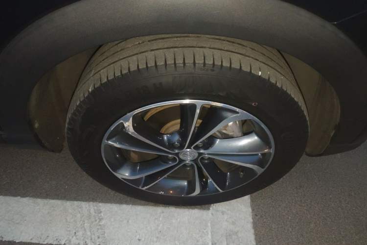 Used Buick Encore GX 2020 20T CVT Two-Wheel Drive Flagship Version Right Front Wheel Hub