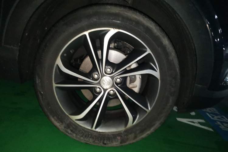 Used Buick Encore GX 2020 20T CVT Two-Wheel Drive Flagship Version Right Front Wheel Hub