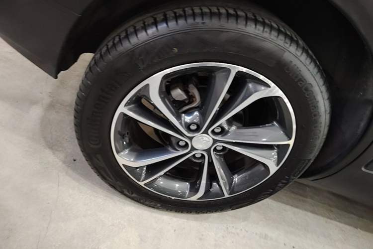 Used Buick Encore GX 2020 20T CVT Two-Wheel Drive Flagship Version Right Rear Wheel Hub