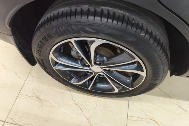 Used Buick Encore GX 2020 20T Automatic All-Wheel-Drive Flagship Model Right Rear Wheel Hub