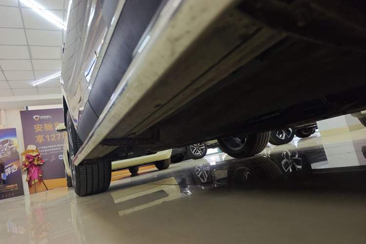 Used Buick Encore GX 2020 20T CVT Two-Wheel Drive Luxury Version Right Side Sill