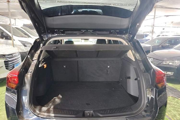 Used Buick Encore GX 2020 20T CVT Two-Wheel Drive Luxury Version Trunk