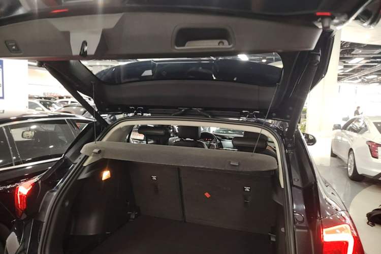 Used Buick Encore GX 2020 20T CVT Two-Wheel Drive Flagship Version Trunk