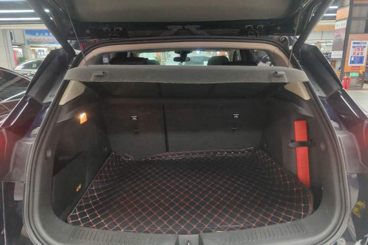 Used Buick Encore GX 2020 20T CVT Two-Wheel Drive Luxury Version Trunk