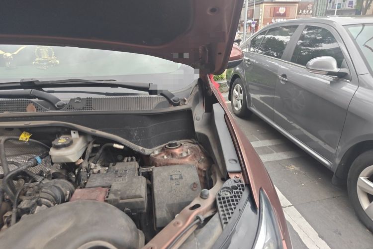 Used Buick Encore GX 2020 20T CVT Two-Wheel Drive Luxury Version Engine Bay Left