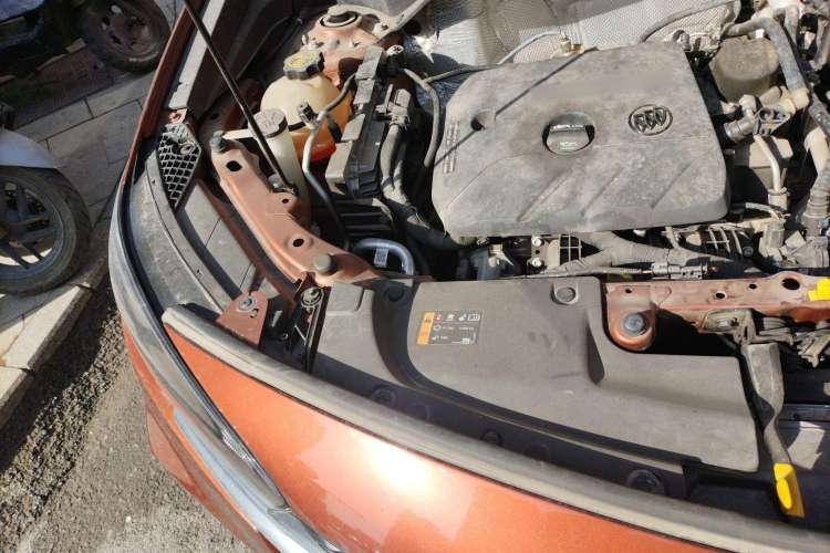 Used Buick Encore GX 2020 20T CVT Two-Wheel Drive Luxury Version Engine Bay Right
