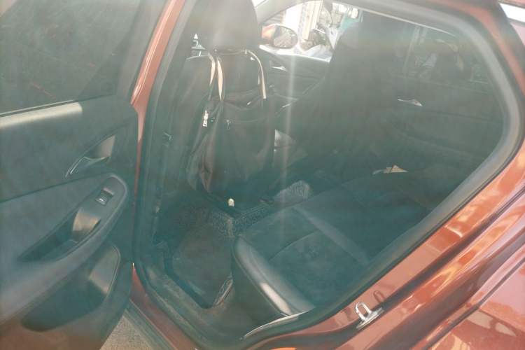 Used Buick Encore GX 2020 20T CVT Two-Wheel Drive Luxury Version Left Rear Seat