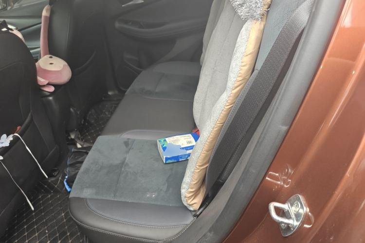 Used Buick Encore GX 2020 20T CVT Two-Wheel Drive Luxury Version Left Rear Seat