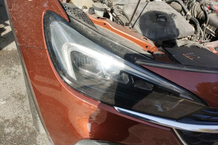 Used Buick Encore GX 2020 20T CVT Two-Wheel Drive Luxury Version Right Front Headlight