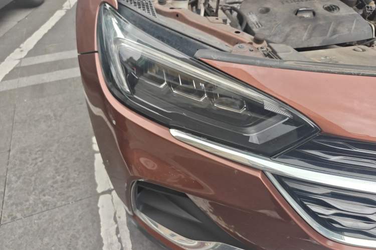 Used Buick Encore GX 2020 20T CVT Two-Wheel Drive Luxury Version Right Front Headlight