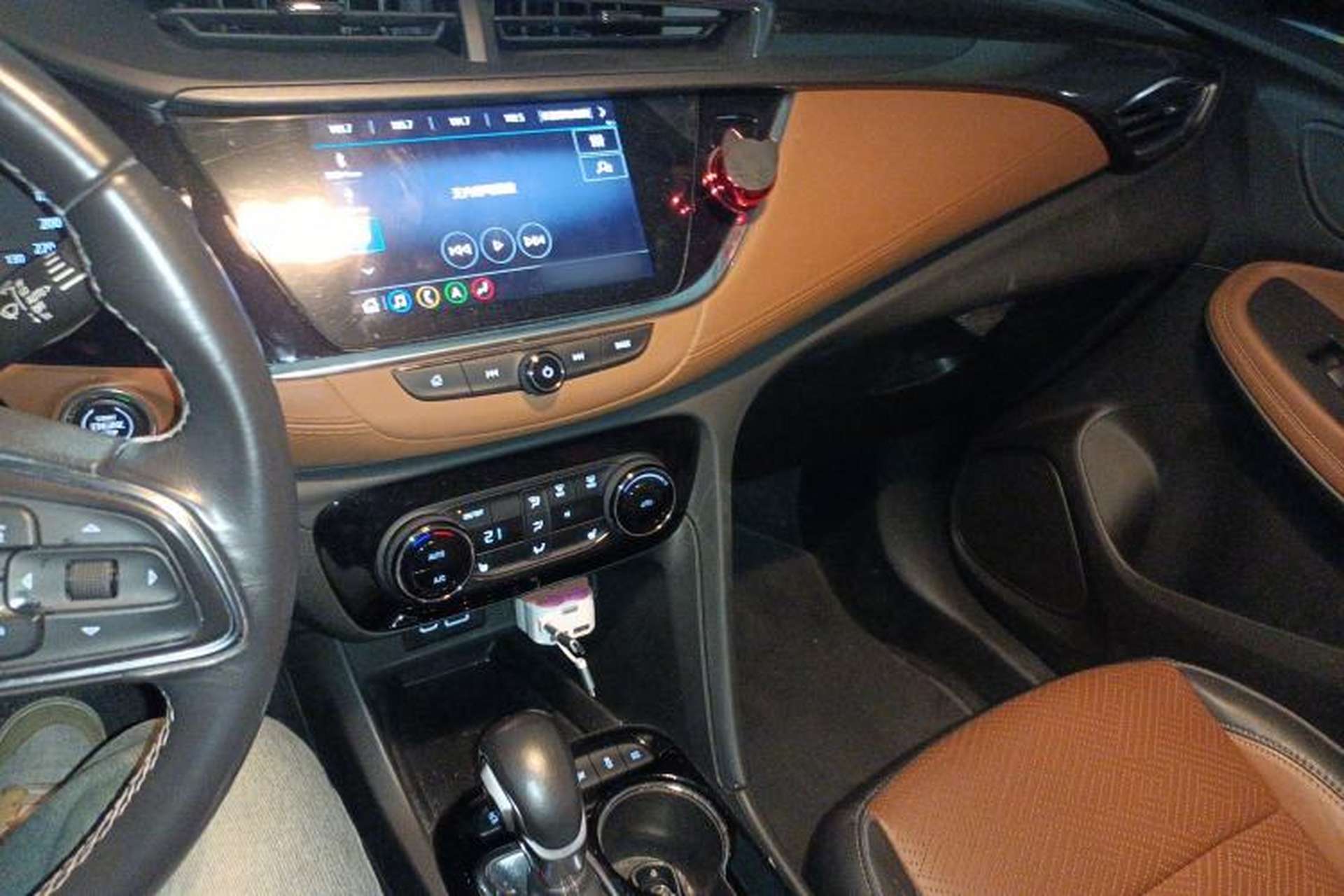 Used Buick Encore GX 2020 20T CVT Two-Wheel Drive Flagship Version Audio And AC Panel