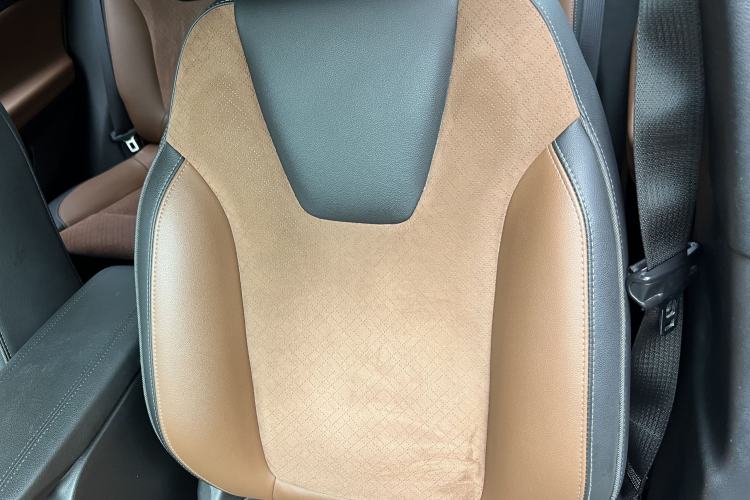 Used Buick Encore GX 2020 20T CVT Two-Wheel Drive Luxury Version Interior 4