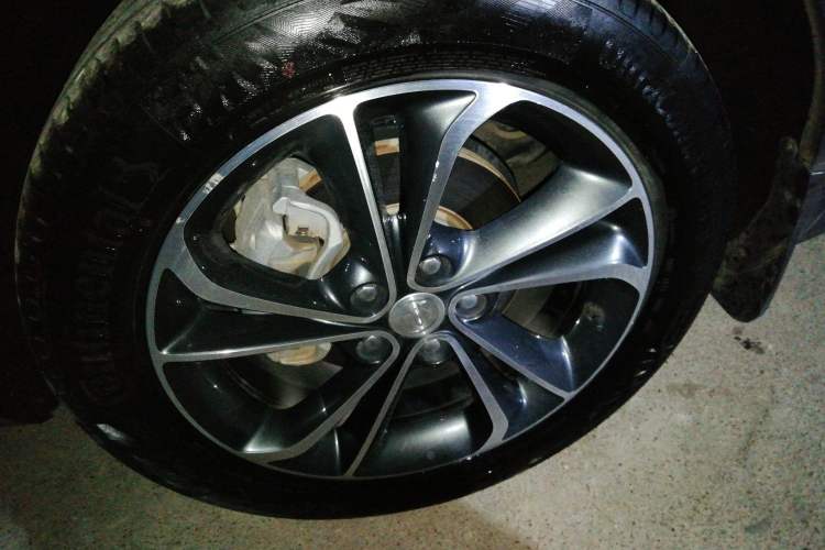 Used Buick Encore GX 2020 20T CVT Two-Wheel Drive Luxury Version Left Front Wheel Hub