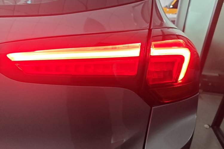 Used Buick Encore GX 2020 20T CVT Two-Wheel Drive Luxury Version Right Rear Taillight