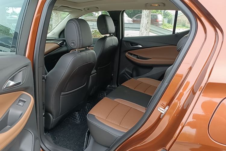 Used Buick Encore GX 2020 20T CVT Two-Wheel Drive Flagship Version Left Rear Seat