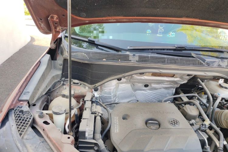 Used Buick Encore GX 2020 20T CVT Two-Wheel Drive Luxury Version Engine Bay Right