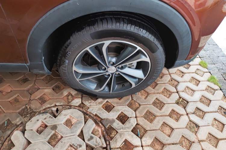 Used Buick Encore GX 2020 20T CVT Two-Wheel Drive Luxury Version Right Front Wheel Hub