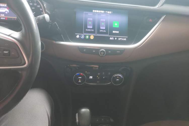 Used Buick Encore GX 2020 20T CVT Two-Wheel Drive Luxury Version Audio And AC Panel