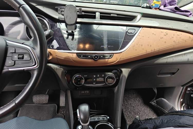 Used Buick Encore GX 2020 20T CVT Two-Wheel Drive Luxury Version Audio And AC Panel