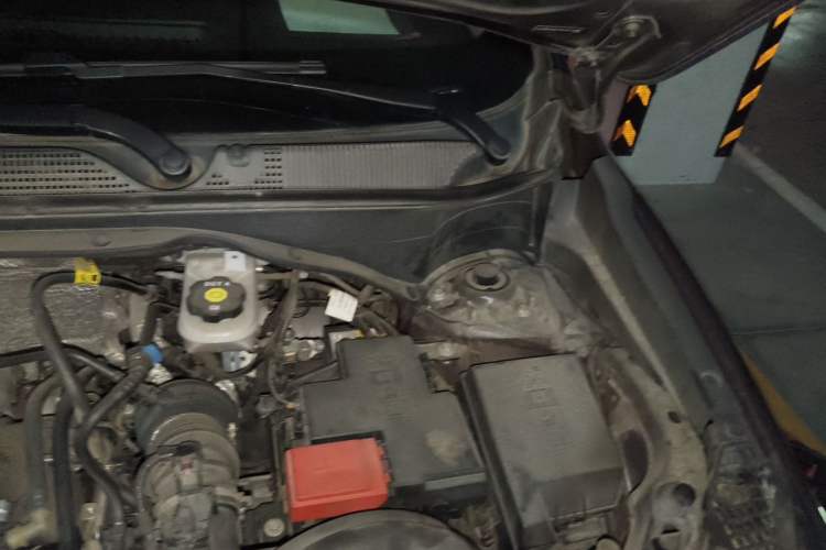 Used Buick Encore GX 2020 20T CVT Two-Wheel Drive Luxury Version Engine Bay Left