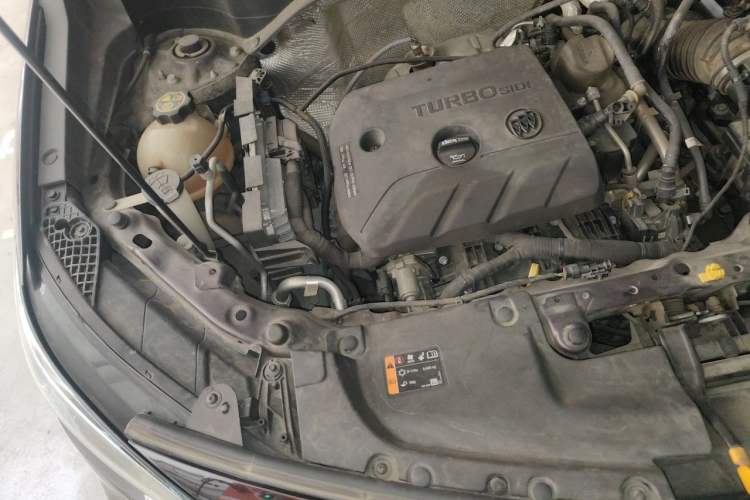 Used Buick Encore GX 2020 20T CVT Two-Wheel Drive Luxury Version Engine Bay Right