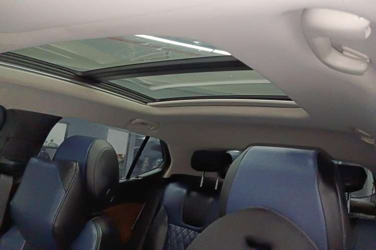 Used Buick Encore GX 2020 20T CVT Two-Wheel Drive Luxury Version Headliner
