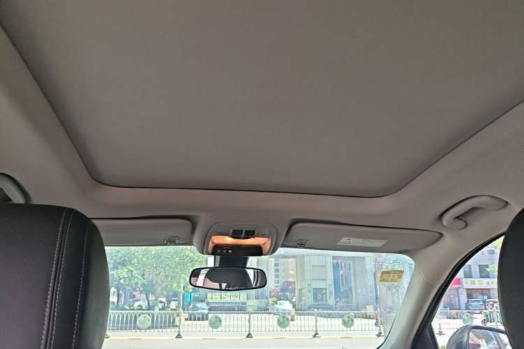 Used Buick Encore GX 2020 20T CVT Two-Wheel Drive Luxury Version Headliner