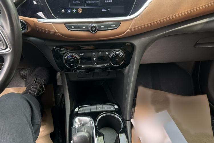 Used Buick Encore GX 2020 20T CVT Two-Wheel Drive Luxury Version Interior 2