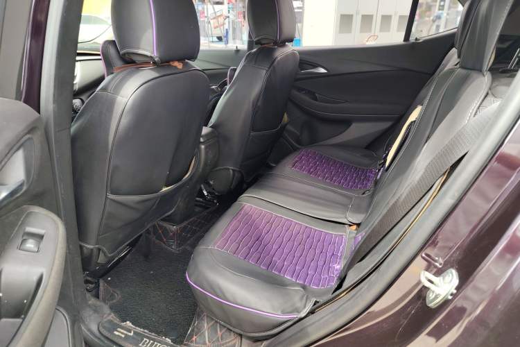 Used Buick Encore GX 2020 20T CVT Two-Wheel Drive Comfort Version Interior 4
