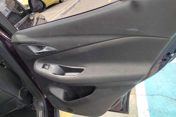 Used Buick Encore GX 2020 20T CVT Two-Wheel Drive Comfort Version Interior 6