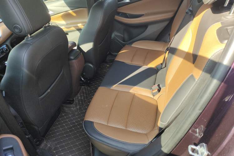 Used Buick Encore GX 2020 20T CVT Two-Wheel Drive Flagship Version Left Rear Seat
