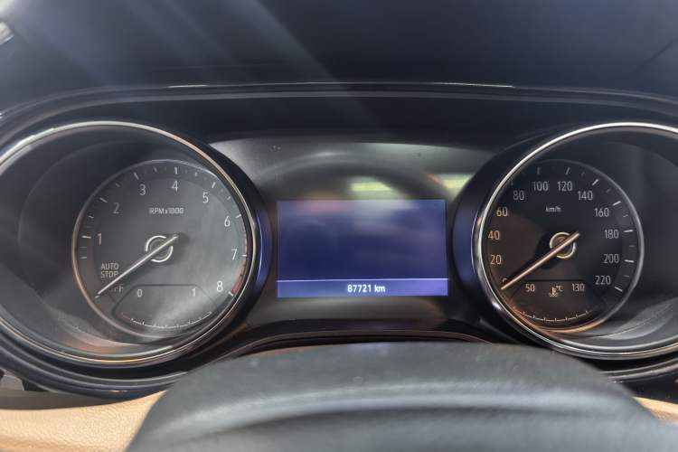 Used Buick Encore GX 2020 20T CVT Two-Wheel Drive Flagship Version Odometer Close Up