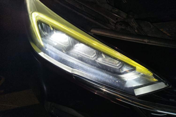 Used Buick Encore GX 2020 20T CVT Two-Wheel Drive Luxury Version Right Front Headlight