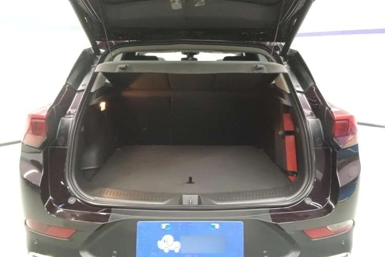 Used Buick Encore GX 2020 20T CVT Two-Wheel Drive Luxury Version Trunk