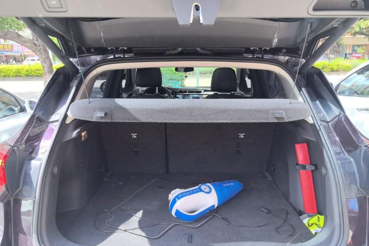 Used Buick Encore GX 2020 20T CVT Two-Wheel Drive Luxury Version Trunk
