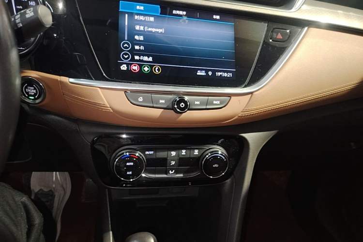 Used Buick Encore GX 2020 20T CVT Two-Wheel Drive Luxury Version Audio And AC Panel