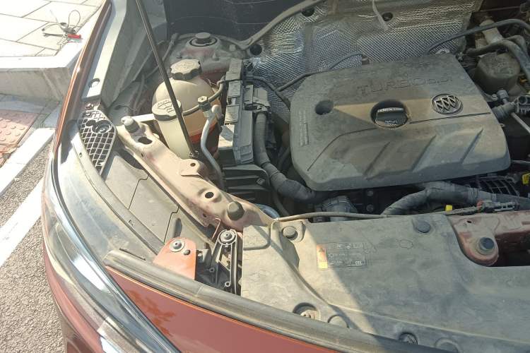 Used Buick Encore GX 2020 20T CVT Two-Wheel Drive Flagship Version Engine Bay Right