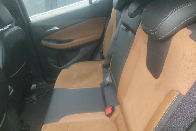 Used Buick Encore GX 2020 20T CVT Two-Wheel Drive Luxury Version Interior 4