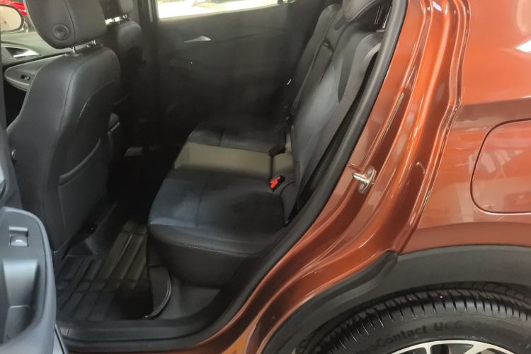 Used Buick Encore GX 2020 20T CVT Two-Wheel Drive Luxury Version Interior 4