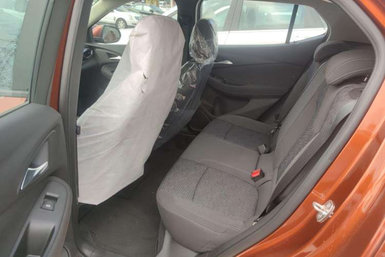 Used Buick Encore GX 2020 20T CVT Two-Wheel Drive Comfort Version Interior 6