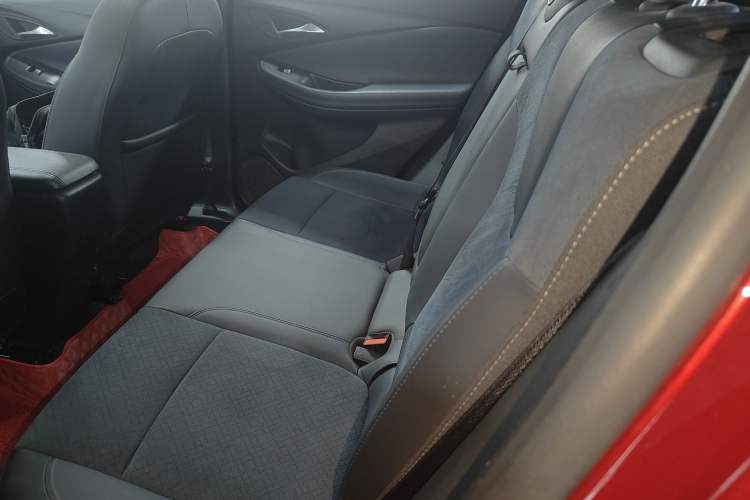 Used Buick Encore GX 2020 20T CVT Two-Wheel Drive Luxury Version Left Rear Seat