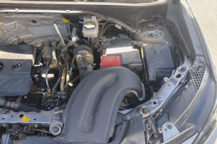Used Buick Encore GX 2020 20T CVT Two-Wheel Drive Luxury Version Engine Bay Left