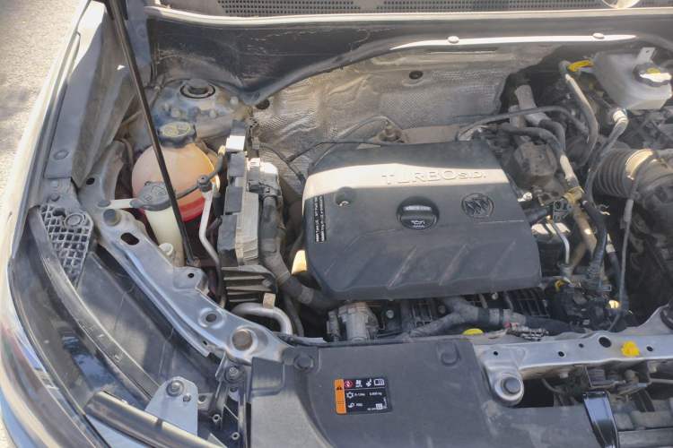 Used Buick Encore GX 2020 20T CVT Two-Wheel Drive Luxury Version Engine Bay Right