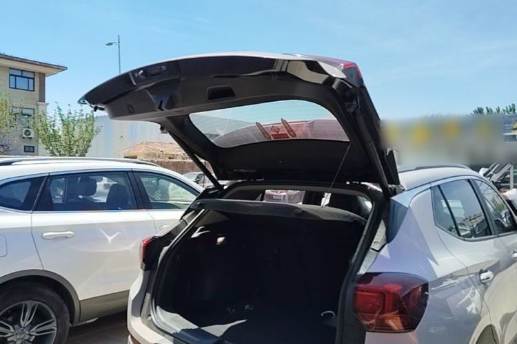 Used Buick Encore GX 2020 20T CVT Two-Wheel Drive Luxury Version Trunk
